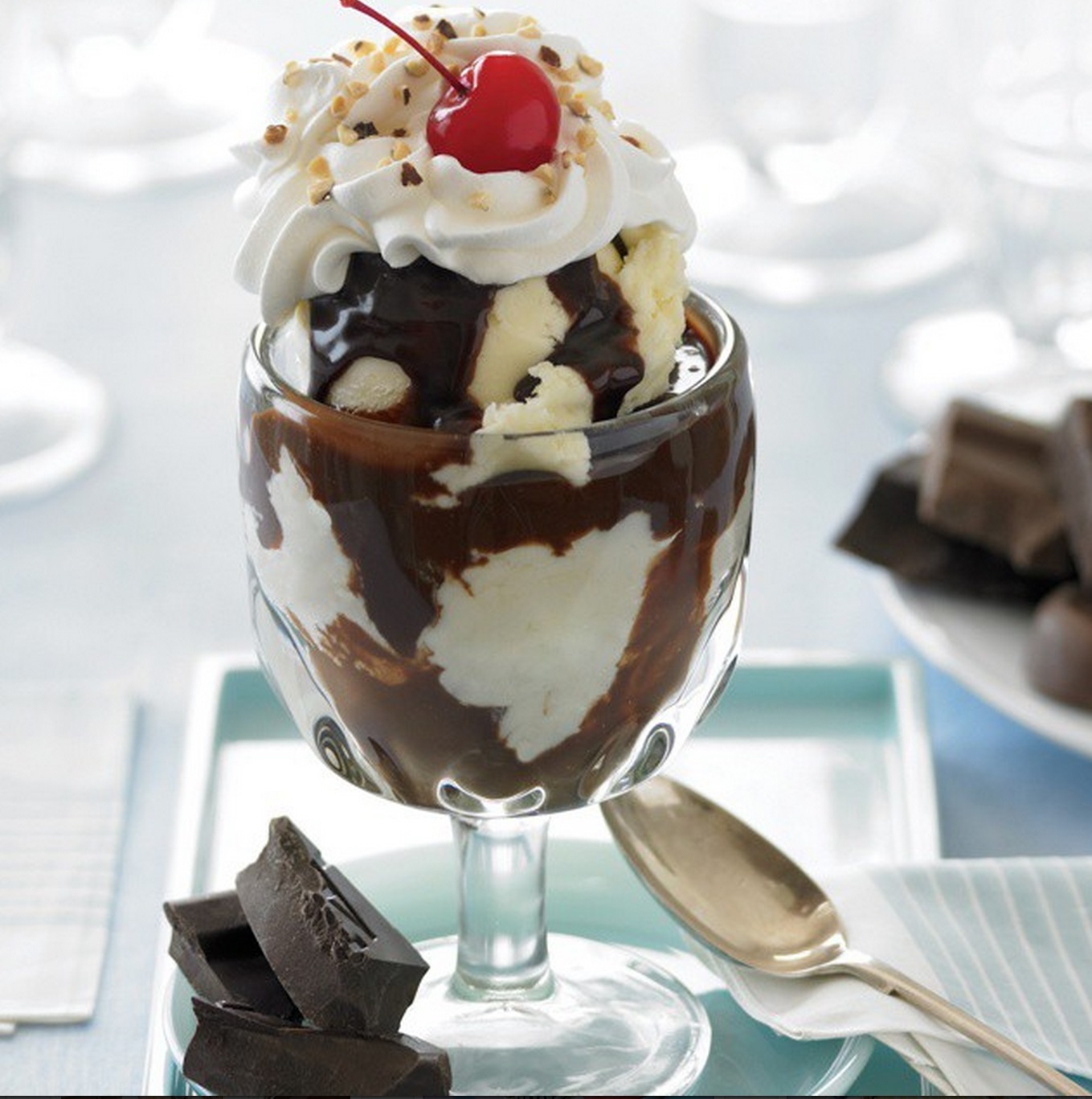 Giveaway: Ice Cream Sundaes from Ghirardelli